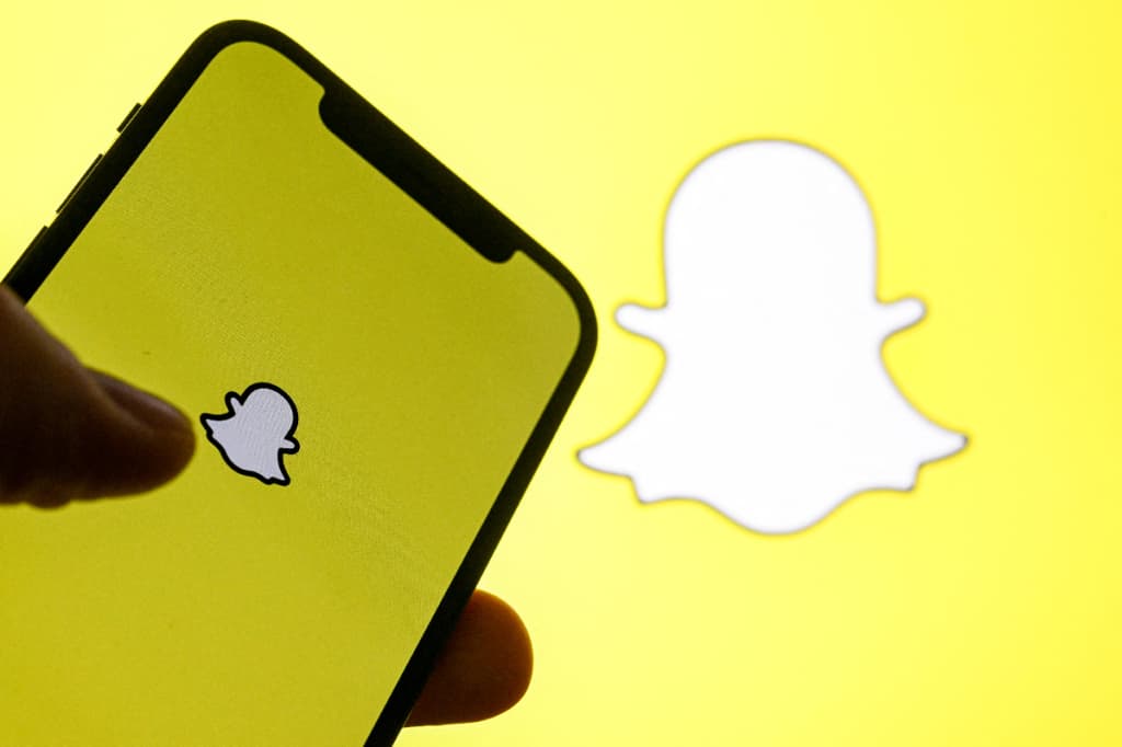 Snapchat Adjusts Spotlight Algorithm to Filter Out Fully AI-Generated Videos